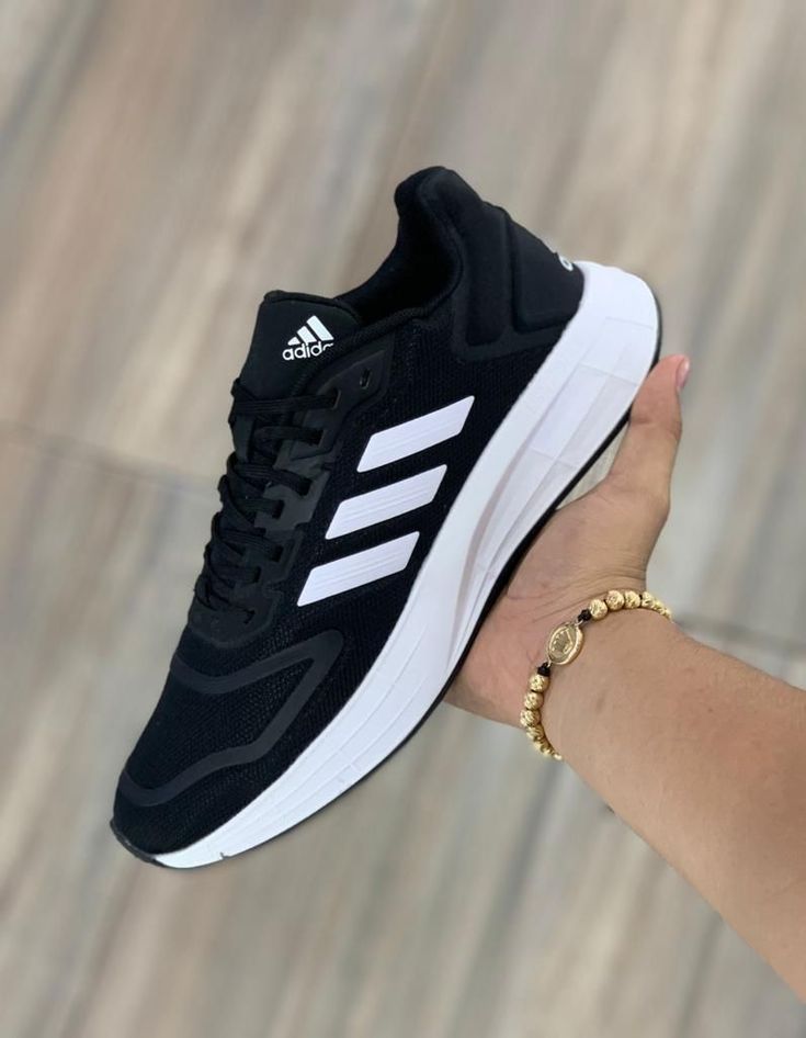 4X2 ZAPATILLAS + CAMISETAS SELECCION